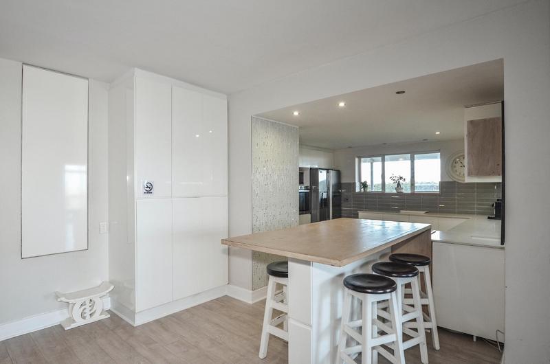 3 Bedroom Property for Sale in Dolphin Beach Western Cape